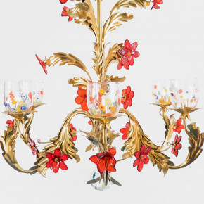 Lampadario di Murano con fiori e coppe di vetro