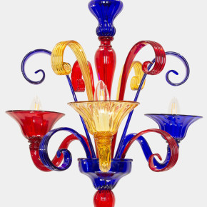 Vielfärbiger Kronleuchter