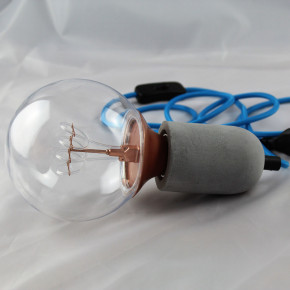 Manchon en béton avec porte-lampe E27, câble textile bleu
